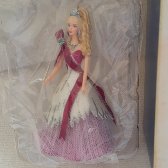 Hallmark Celebration Barbie, 2005. - Picture 7 of 8